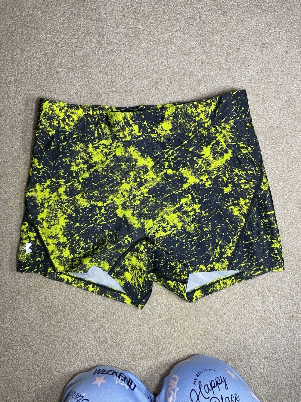 Under Armour Women's Compression Shorts Size SM Neon Yellow Black Splatter ~3"